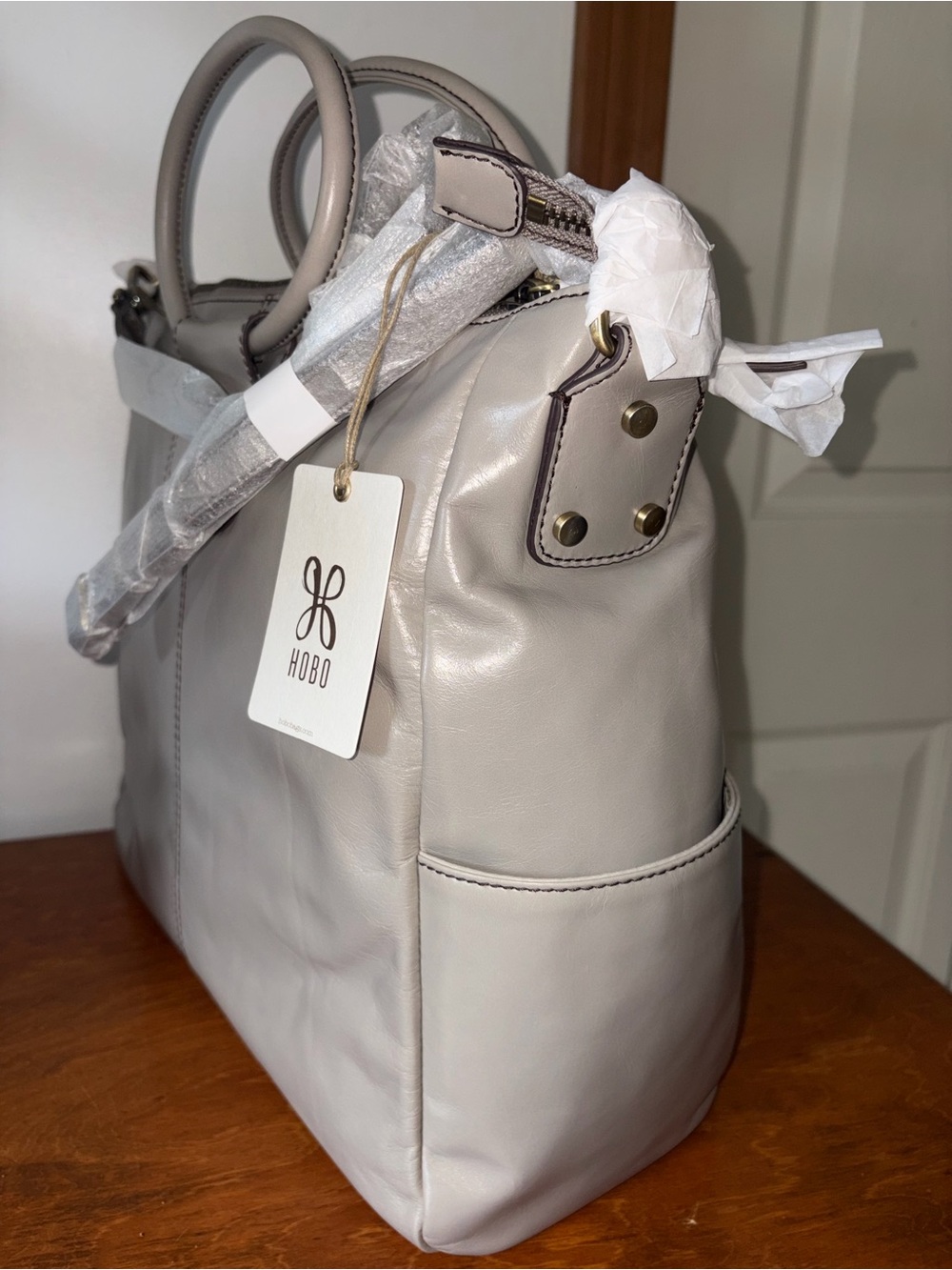 HOBO Sheila Women's Leather Tote Bag - Picture 3 of 14